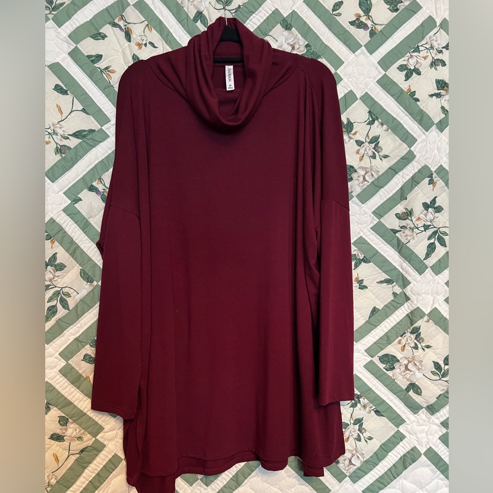 Zenana Outfitters Burgundy Tunic Top